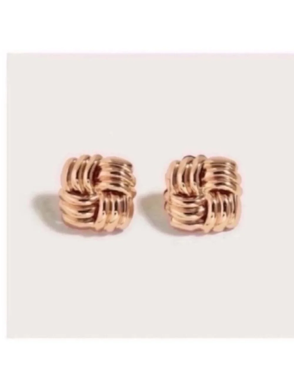 New! Gold Weave Post Earrings (1042) NWOT